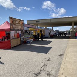 Food trucks for the 2023 home show event Food trucks for the 2023 home show event