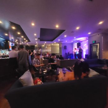 Cafe Bleu - Sports Bars Near Me - Los Angeles, California