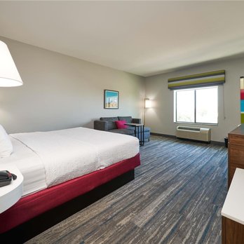 Hampton Inn & Suites Salinas - Guest room - Hotels Near Me - Salinas, California Hampton Inn & Suites Salinas - Guest room - Hotels Near Me - Salinas, California