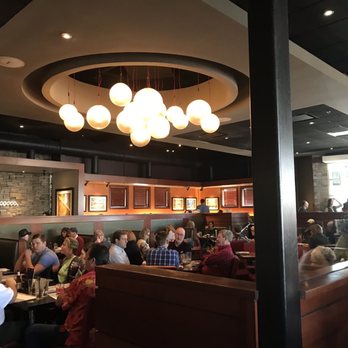 Houlihan's - Interior - Bars Near Me - Lee's Summit, Missouri Houlihan's - Interior - Bars Near Me - Lee's Summit, Missouri