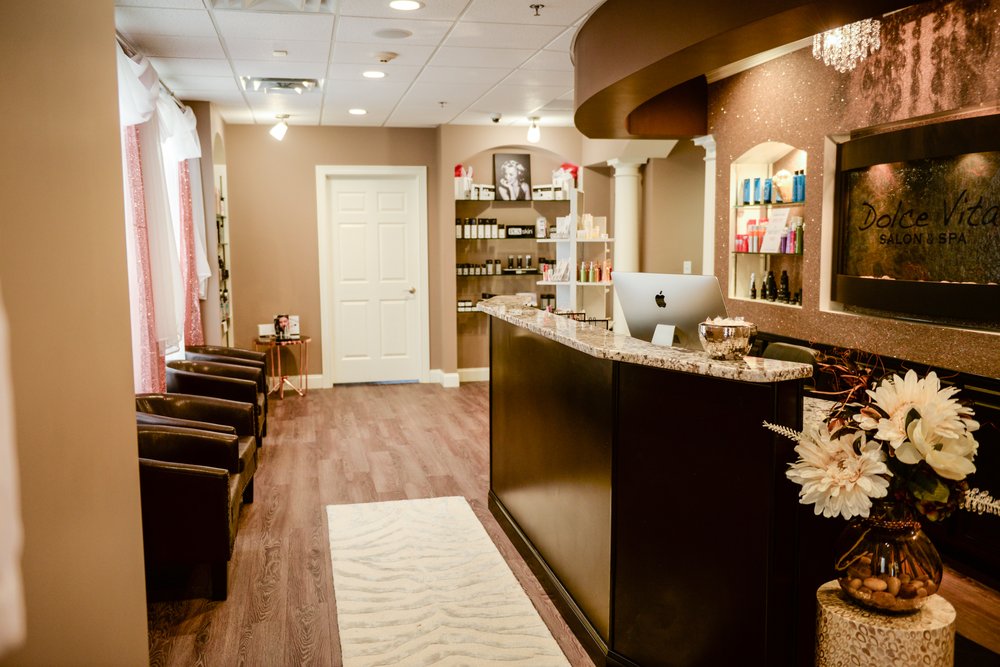 Dolce Vita Salon & Spa Logo