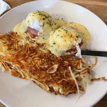 Broken Yolk Cafe - Classic eggs Benedict - Breakfast & Brunch Near Me - Costa Mesa, California Broken Yolk Cafe - Classic eggs Benedict - Breakfast & Brunch Near Me - Costa Mesa, California