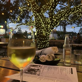 Il Brutto - Outdoor Ambiance - Italian Near Me - Austin, Texas