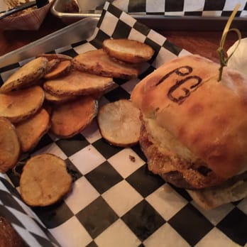 Pouring Glory - Maple bacon burger - Beer Bar Near Me - Fort Worth, Texas