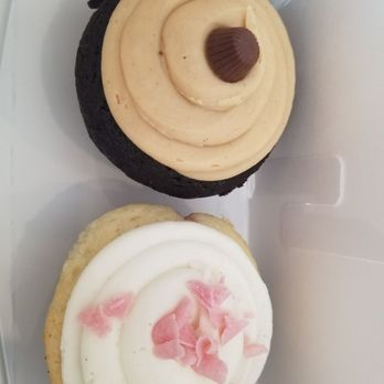 Dots Cafe - Peanut butter and strawberry short cake - Cafes Near Me - Pasadena, California