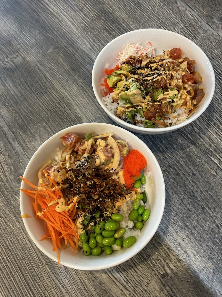 Food from Momo’s Poke