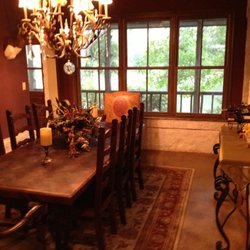 Driftwood Bed n Breakfast - Dining room