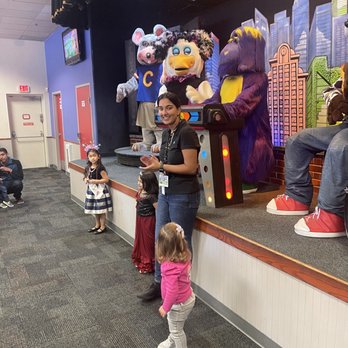 Chuck E. Cheese - Birthday song - Pizza Near Me - Dublin, California