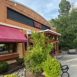 Uno Pizzeria & Grill