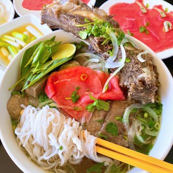 Pho Lyfe - COVID-19 OUTDOOR DINING: P1 Phở Đặc Biệt w/ well-done flank, brisket, tendon, tripe, side rare beef, nuoc beo | L-$13.25 + $4.5 beef rib - Vietnamese Near Me - Sunnyvale, California Pho Lyfe - COVID-19 OUTDOOR DINING: P1 Phở Đặc Biệt w/ well-done flank, brisket, tendon, tripe, side rare beef, nuoc beo | L-$13.25 + $4.5 beef rib - Vietnamese Near Me - Sunnyvale, California