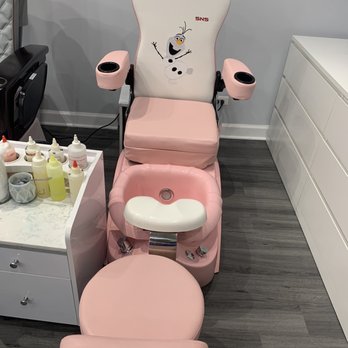 Fashion Nails - Child Pedicure Chair - Nail Salons Near Me - Chicago, Illinois