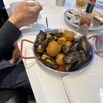 Robot Boil House - Seafood & potato - Seafood Near Me - Toronto, Ontario