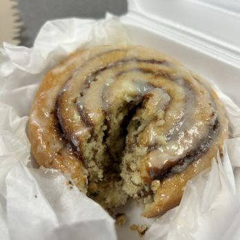 The Egg Cafe & Eatery - Dry cinnamon roll - Cafes Near Me - Tallahassee, Florida The Egg Cafe & Eatery - Dry cinnamon roll - Cafes Near Me - Tallahassee, Florida