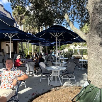 Blondie’s - Upscale decor. - Bars Near Me - The Villages, Florida Blondie’s - Upscale decor. - Bars Near Me - The Villages, Florida