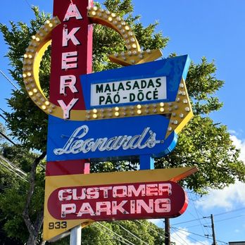 Leonard's Bakery - Famous for Malasadas - Bakeries Near Me - Honolulu, Hawaii Leonard's Bakery - Famous for Malasadas - Bakeries Near Me - Honolulu, Hawaii