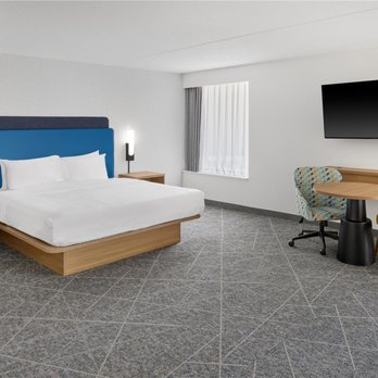 Hampton Inn Chicago-Carol Stream - Guest room - Hotels Near Me - Carol Stream, Illinois