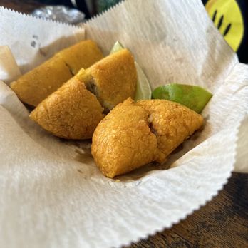 305 Degrees Burgers Bar - Beef Empanadas - Burgers Near Me - Hollywood, Florida 305 Degrees Burgers Bar - Beef Empanadas - Burgers Near Me - Hollywood, Florida