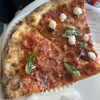 L'industrie Pizzeria - Williamsburg - New Yorker, Pepperoni - Pizza Near Me - Brooklyn, New York L'industrie Pizzeria - Williamsburg - New Yorker, Pepperoni - Pizza Near Me - Brooklyn, New York