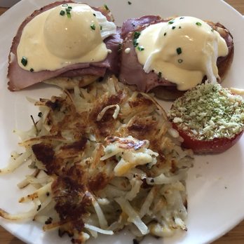 Early Bird - Traditional Eggs Benedict - New American Near Me - Fullerton, California