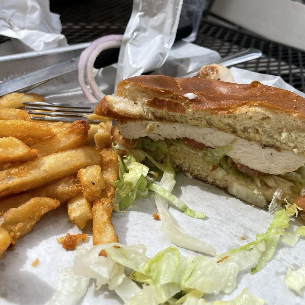 Swampy's Bar & Grille - American Near Me - Dunnellon, Florida