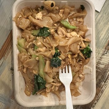 Block 9 Thai Street Eats - Pad See Ew with Chicken - Thai Near Me - Las Vegas, Nevada