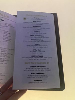 Daiquiris & Daisies by null