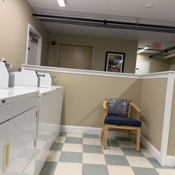 Bar Harbor Grand Hotel - Lovely clean laundry area. - Hotels Near Me - Bar Harbor, Maine