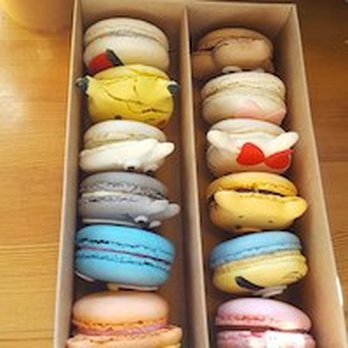Crackle Creme - Desserts Near Me - Vancouver, British Columbia