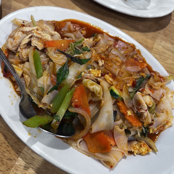 Silver Dish Thai Cuisine - Drunken noodles - Thai Near Me - Provo, Utah