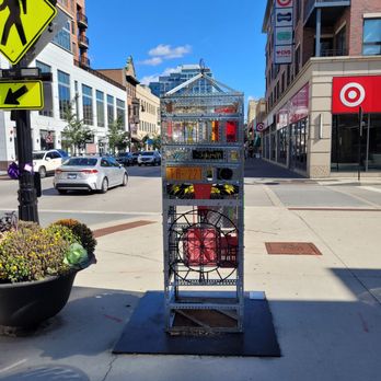 Downtown Oak Park - Shopping Centers Near Me - Oak Park, Illinois