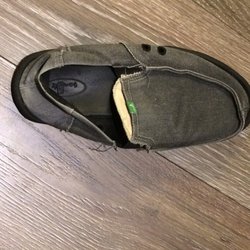 Hotel SB Plaza Europa - One of my shoes was stolen after one day of room cleaning. Hotel didn't try to help find it.