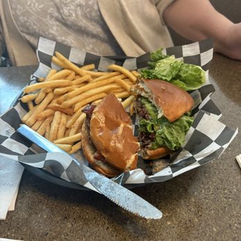 Exchange Bar & Grill - Tavern burger with seasoned fries - American Near Me - Northville, Michigan Exchange Bar & Grill - Tavern burger with seasoned fries - American Near Me - Northville, Michigan