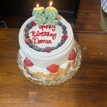 CakeChef Bakery - Vanilla custard cake - Bakeries Near Me - Staten Island, New York