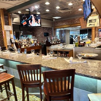 Gaido's - Bar - Seafood Near Me - Galveston, Texas