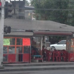 Tacos El Güero - Fachada desde el Bulevar Tacos el Guero...