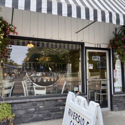 Riverside Cafe - Exterior
