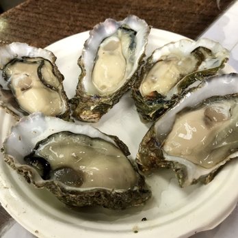 Richard Haward's Oysters - "Small" oysters. They were big! - Seafood Markets Near Me - London, XGL Richard Haward's Oysters - "Small" oysters. They were big! - Seafood Markets Near Me - London, XGL