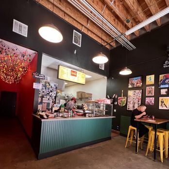 Loosies Pizza - Inside - Pizza Near Me - Santa Ana, California