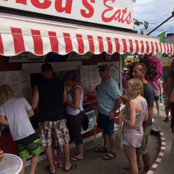 Red's Eats - Line around 3pm, 4th of July - Seafood Near Me - Wiscasset, Maine Red's Eats - Line around 3pm, 4th of July - Seafood Near Me - Wiscasset, Maine