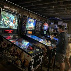 Enterprise Bar & Grill - Pinball machines.