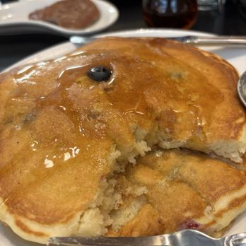 Sleepy Bee Cafe - Oakley - Basic Buttermilk Pancake with blueberries - Breakfast & Brunch Near Me - Cincinnati, Ohio Sleepy Bee Cafe - Oakley - Basic Buttermilk Pancake with blueberries - Breakfast & Brunch Near Me - Cincinnati, Ohio
