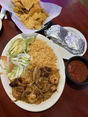 Mar & Tierra Mexican Grill and Mariscos by null