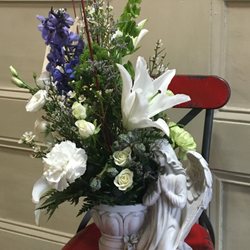 The Flower Pot - RESIN ANGEL WITH FRESH CUTS DESIGNED AS A SYMPATHY