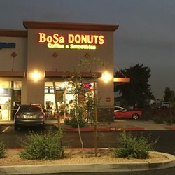 Bosa Donuts - Outside