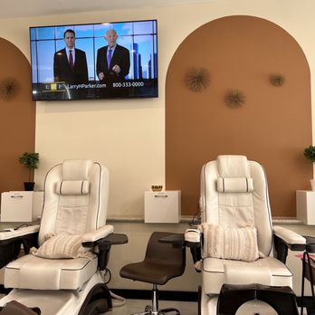 Chloe Nails - Inside - Nail Salons Near Me - Lomita, California