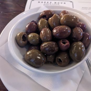 Perennial on Lockwood - Olives at Perennial on Lockwood, Saint Louis - Breweries Near Me - Saint Louis, Missouri Perennial on Lockwood - Olives at Perennial on Lockwood, Saint Louis - Breweries Near Me - Saint Louis, Missouri