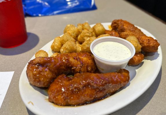 Pluckers Wing Bar by null