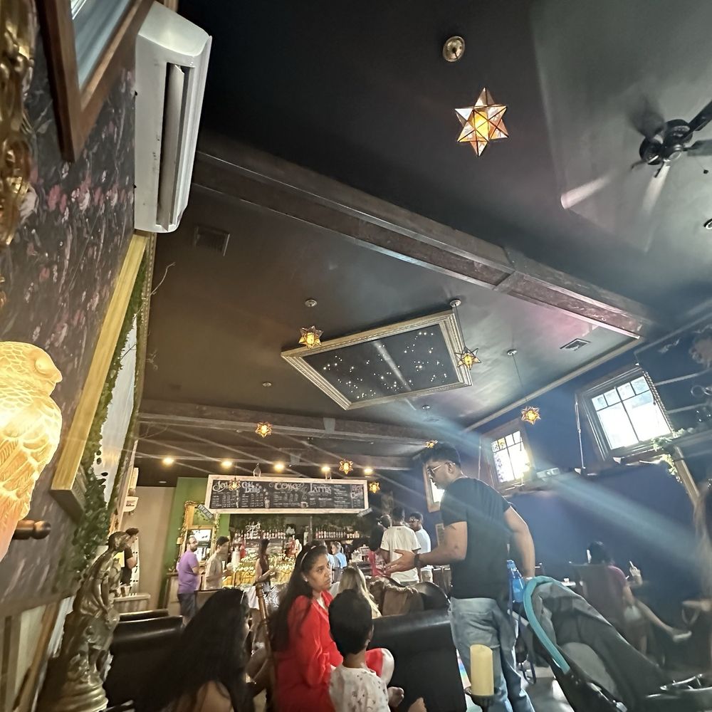Muggles Mug - Inside, lounge area - Coffee & Tea Near Me - Jim Thorpe, Pennsylvania