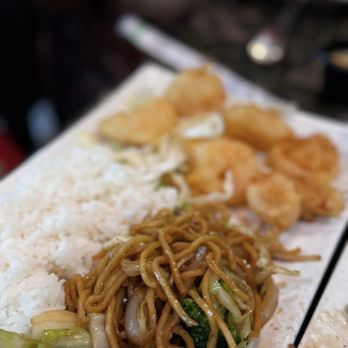 Canton Bistro - Lo mein - Chinese Near Me - La Quinta, California