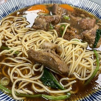 Luyixian - Braised pork rib noodle soup 紅燒排骨麵 - Shanghainese Near Me - Alhambra, California